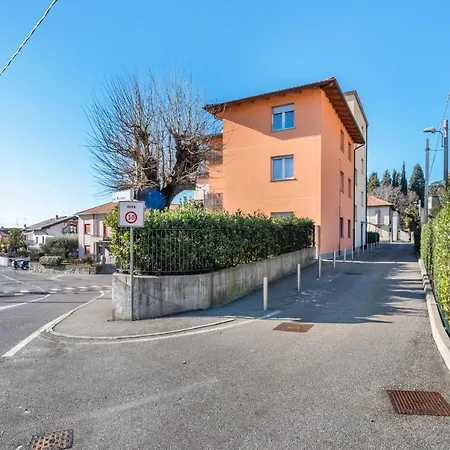 Guesthost - With Balcony Close To Switzerland! Apartman Cavallasca