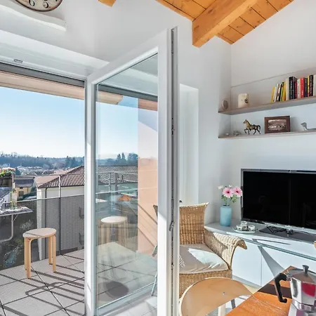Guesthost - With Balcony Close To Switzerland! Apartman *