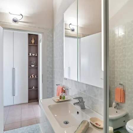 Guesthost - With Balcony Close To Switzerland!